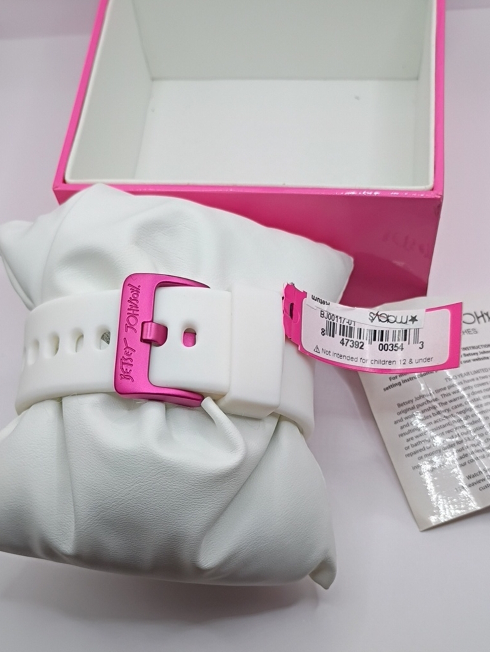 Betsey Johnson White Strap Watch with Pink Heart Face 🩷🤍 - Picture 6 of 16